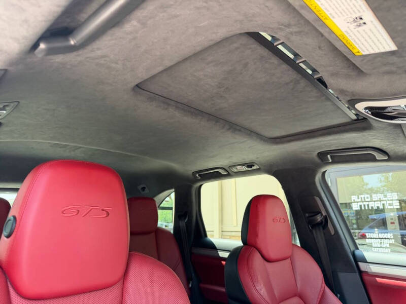 2016 Porsche Cayenne GTS