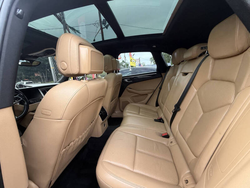 2018 Porsche Macan