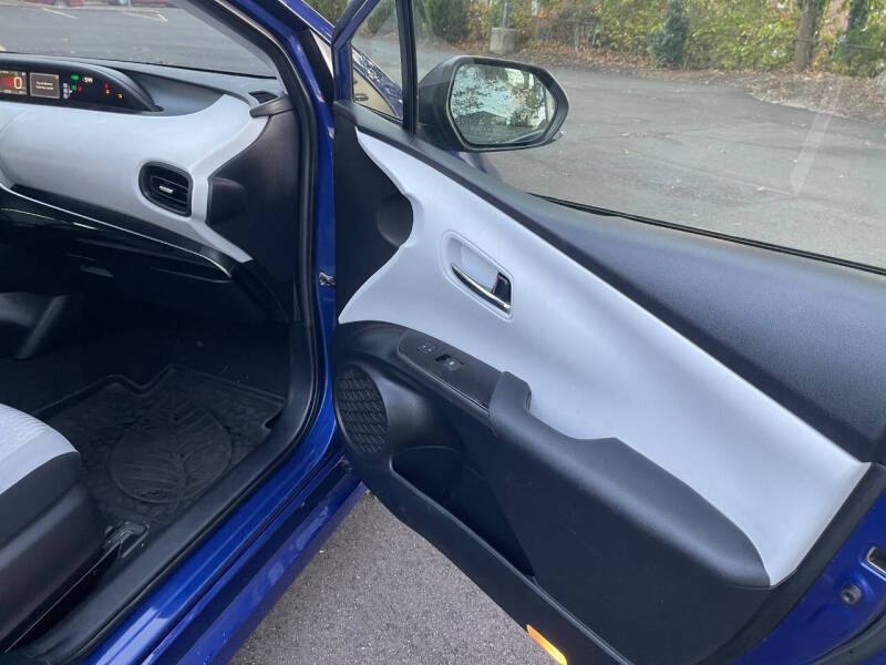 2017 Toyota Prius Two