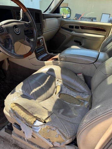 2004 Cadillac Escalade