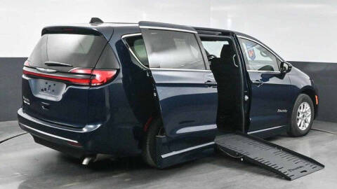 2024 Chrysler Pacifica Touring