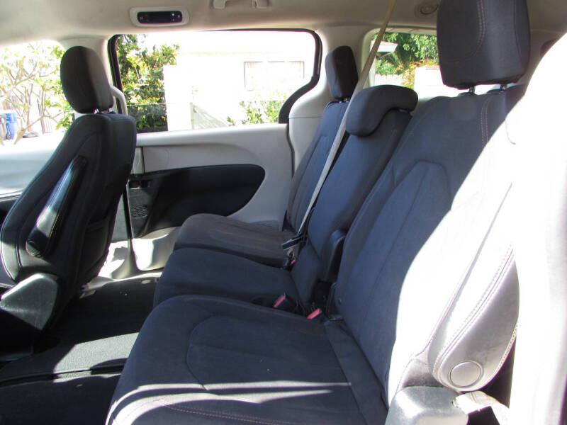 2017 Chrysler Pacifica Touring