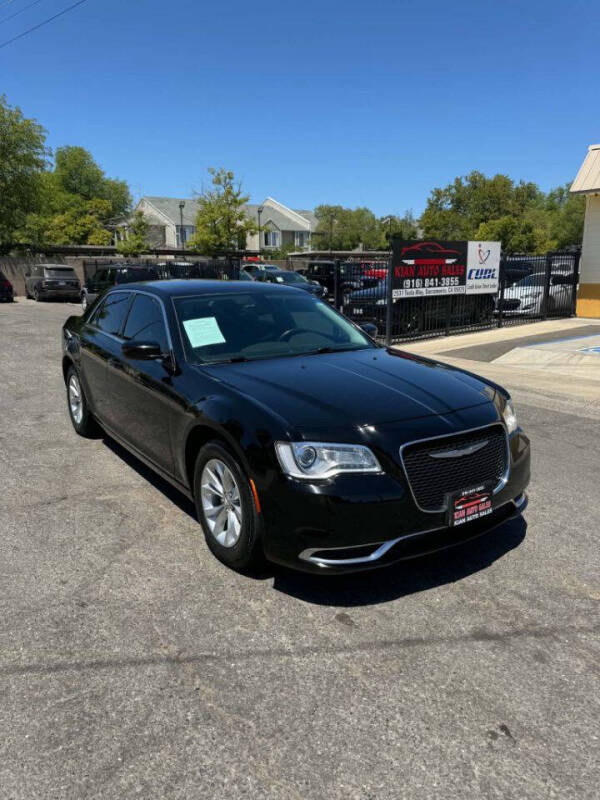 2015 Chrysler 300 Limited