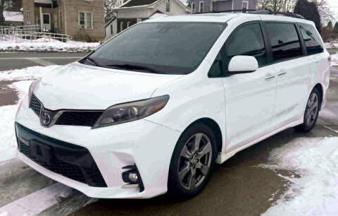 2018 Toyota Sienna SE Premium 8-Passenger