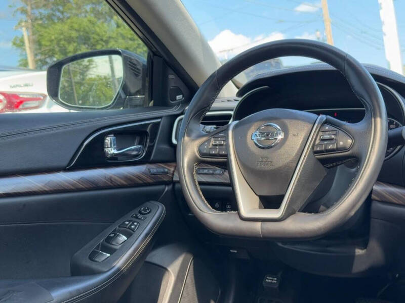2017 Nissan Maxima Platinum
