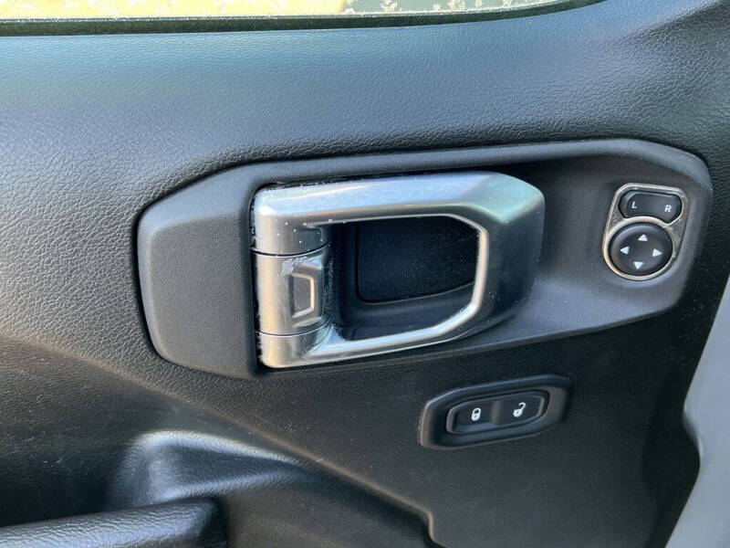 2022 Jeep Gladiator Sport