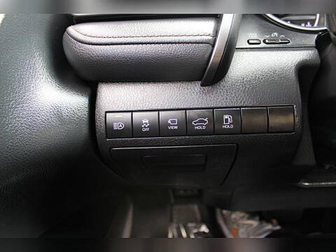 2020 Toyota Camry Hybrid XLE