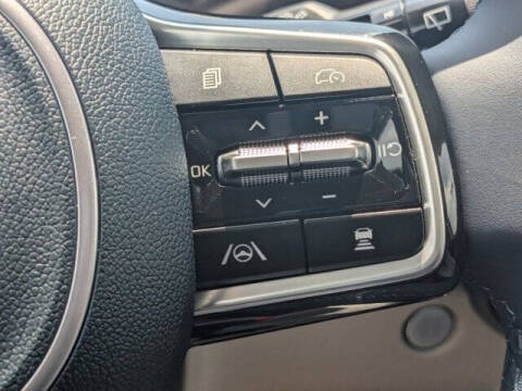 2025 Kia Carnival SX