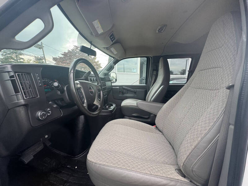 2017 GMC Savana LT 3500