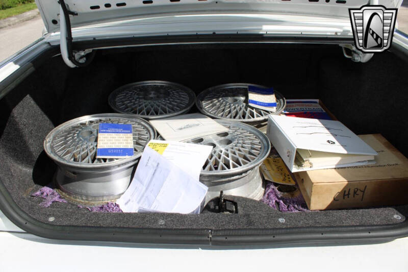 1993 Chrysler New Yorker Fifth Avenue