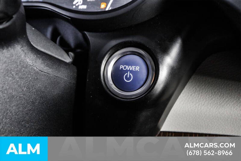 2023 Toyota Sienna LE 8-Passenger