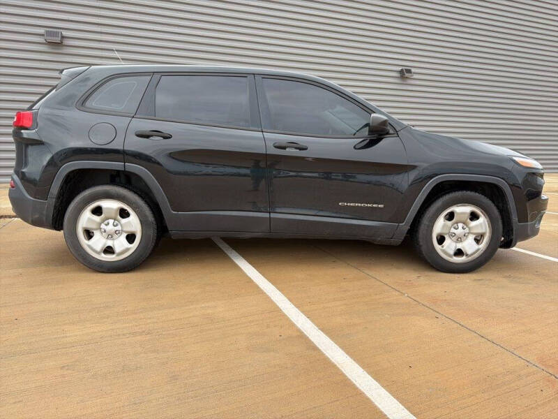 2016 Jeep Cherokee Sport