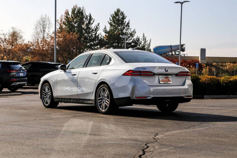 2025 BMW 5 Series 530i xDrive