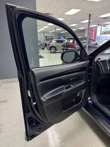 2020 Mitsubishi Outlander SE