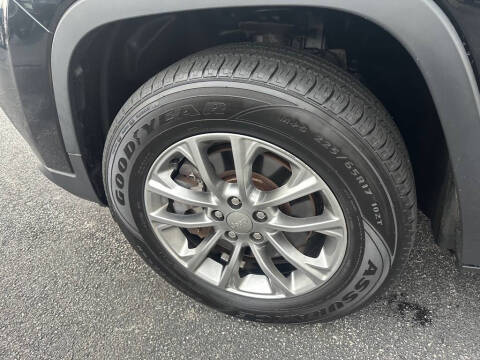 2019 Jeep Cherokee Latitude Plus