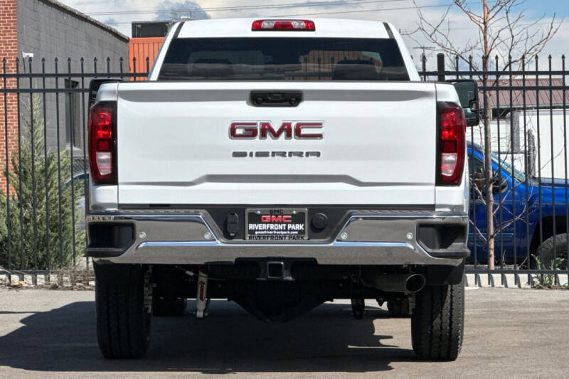 2024 GMC Sierra 2500HD Pro