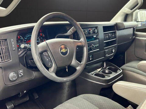 2023 Chevrolet Express 2500