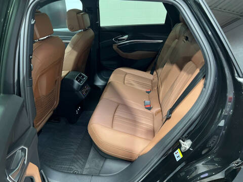 2019 Audi e-tron quattro Premium Plus