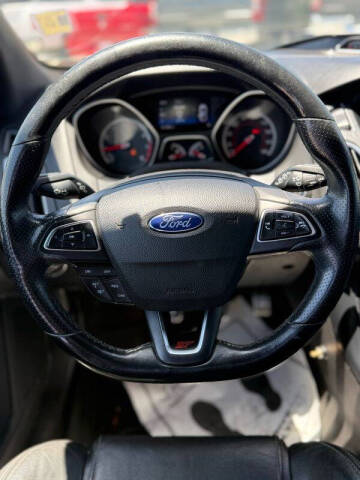 2017 Ford Focus ST