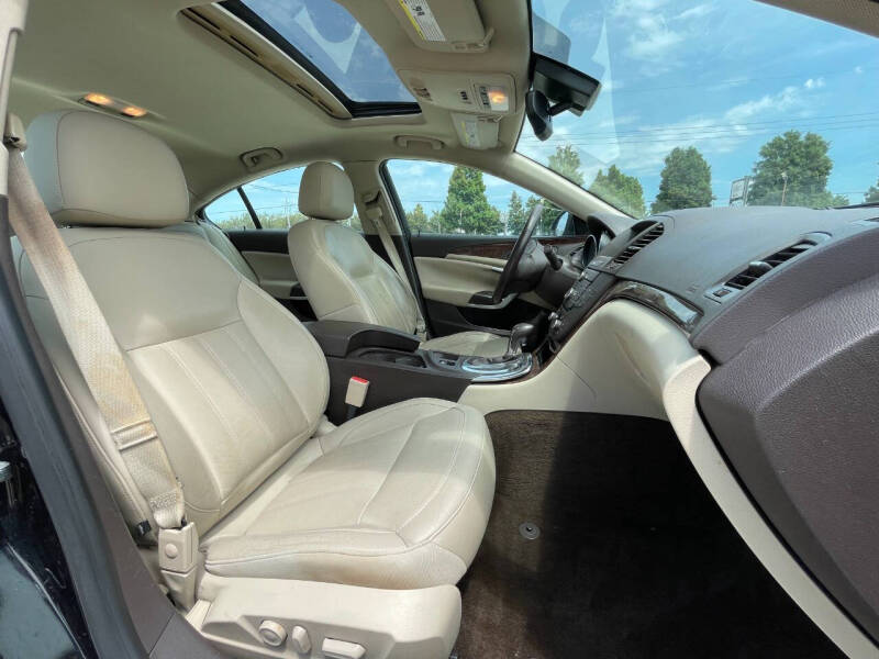 2013 Buick Regal Premium 1