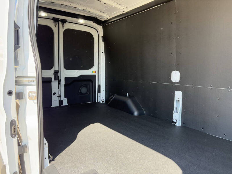 2025 Ford Transit 250