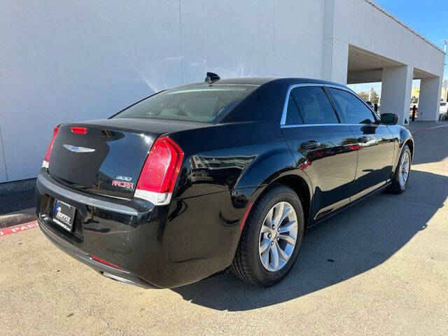 2022 Chrysler 300 Touring