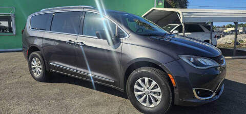 2018 Chrysler Pacifica Touring L