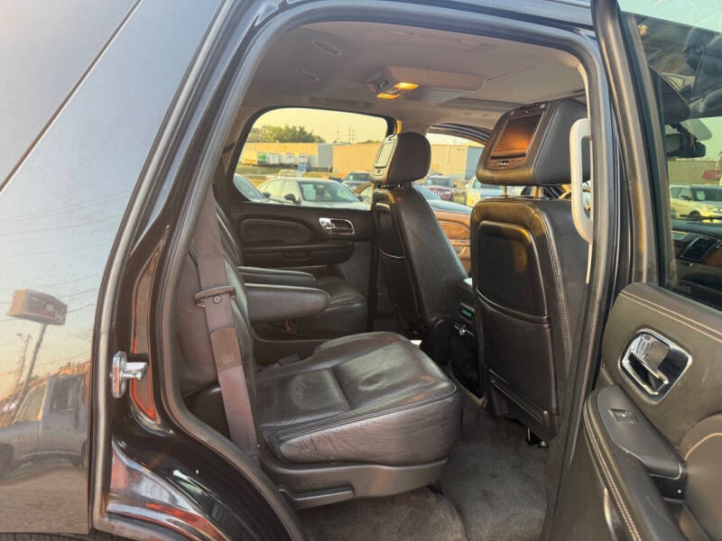 2013 Cadillac Escalade Platinum Edition