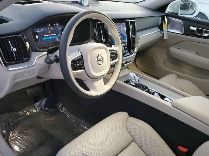 2026 Volvo V60 Cross Country B5 Ultra