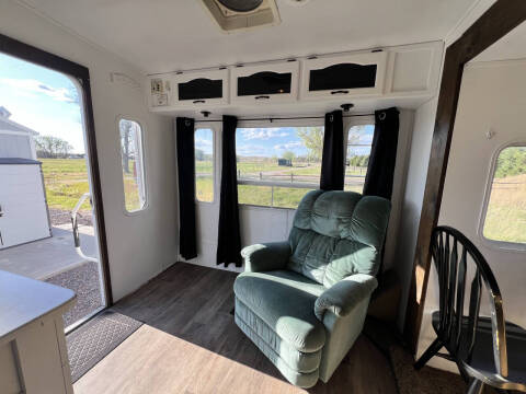 2005 Cougar  High Country 285