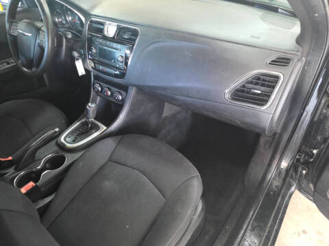 2012 Chrysler 200 LX