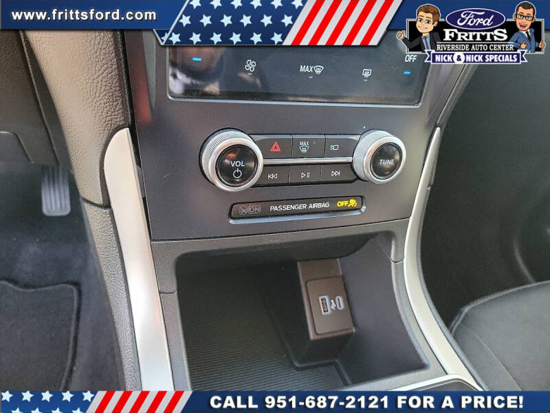 2022 Ford Edge SE