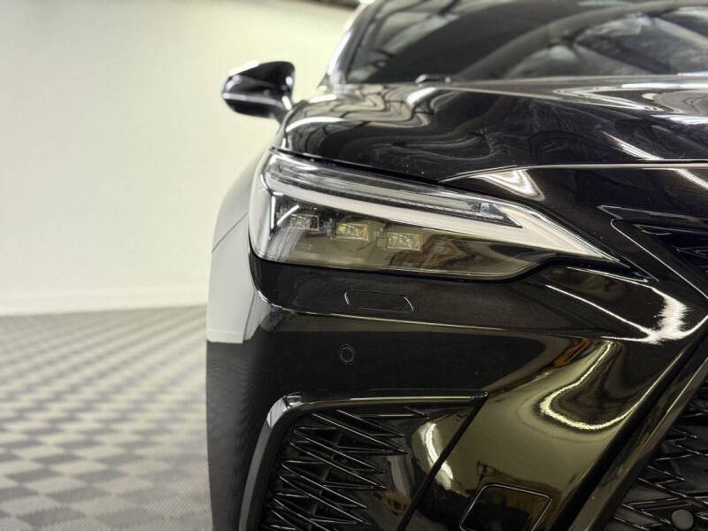 2022 Lexus NX 450h+ F SPORT Handling