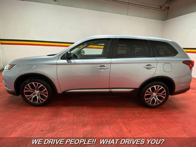 2017 Mitsubishi Outlander ES