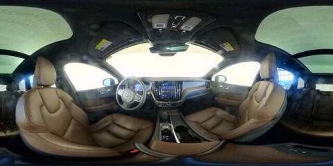 2022 Volvo XC60 B5 Momentum