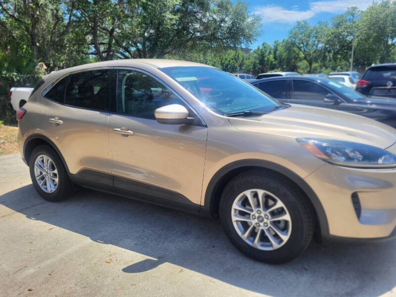2020 Ford Escape SE
