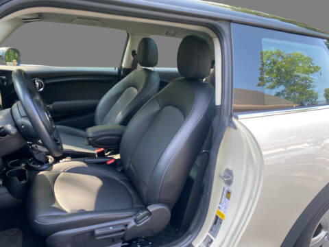 2017 MINI Hardtop 2 Door Cooper