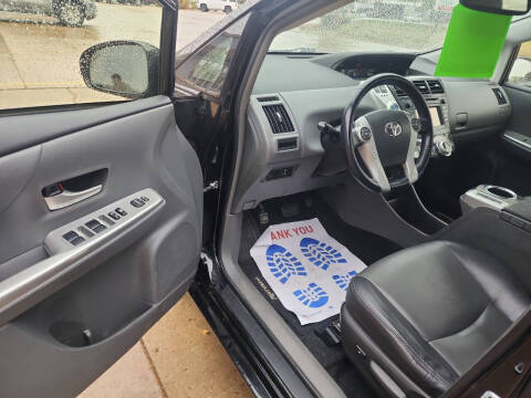 2014 Toyota Prius v Five