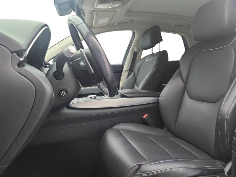 2022 Genesis GV70 2.5T Standard