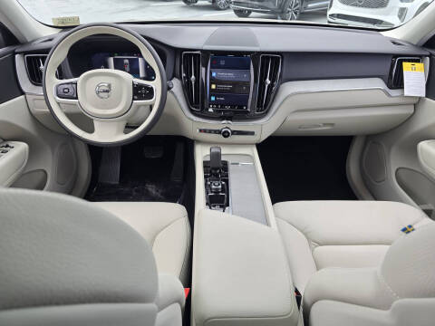 2025 Volvo XC60 B5 Plus Dark Theme