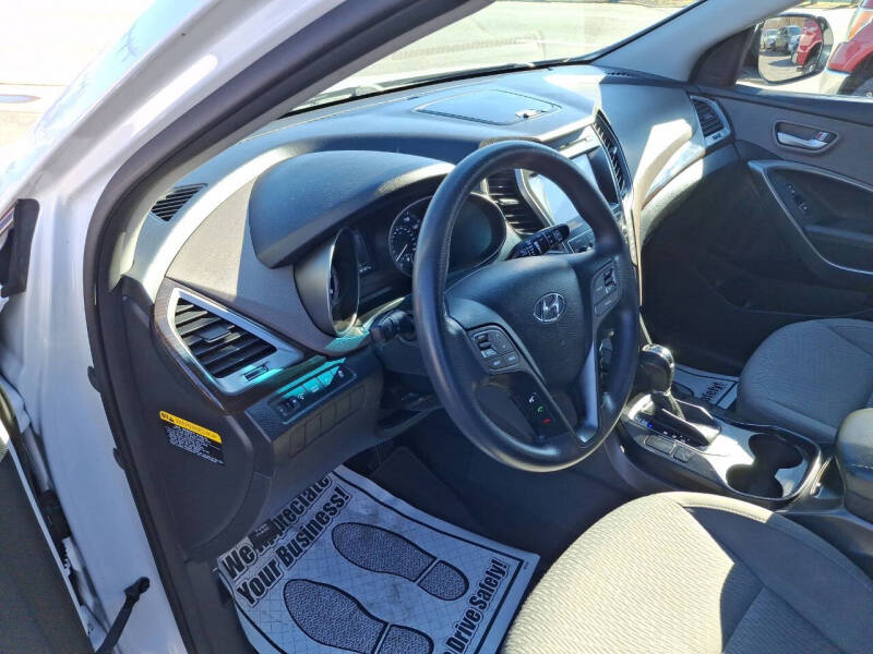 2017 Hyundai Santa Fe SE