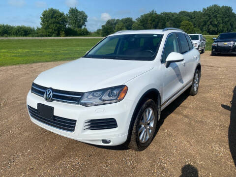 2014 Volkswagen Touareg for sale at RDJ Auto Sales in Kerkhoven MN