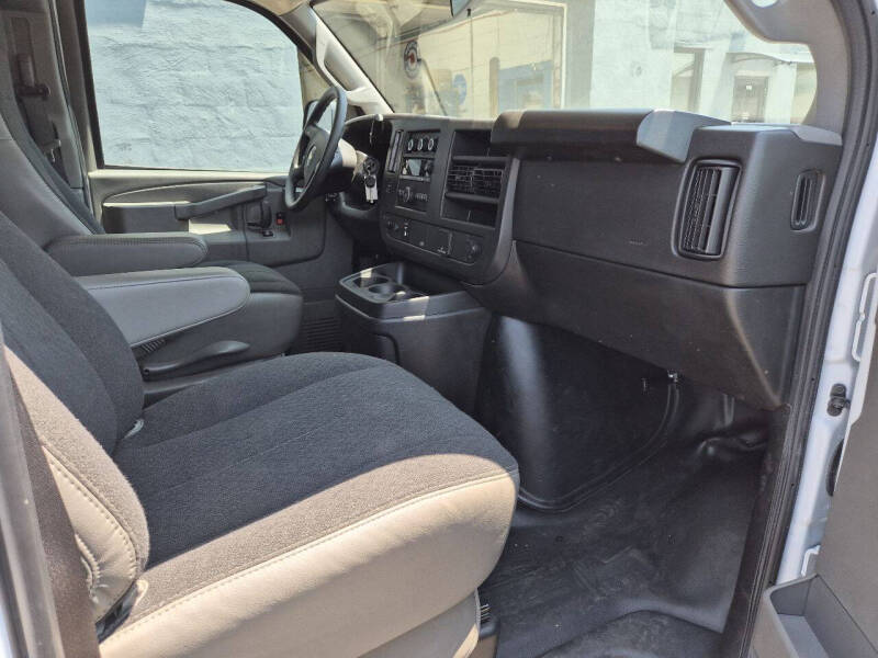 2023 Chevrolet Express 2500