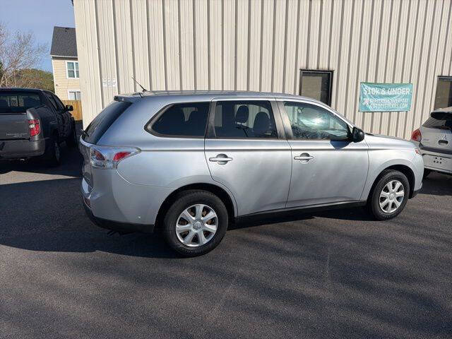 2014 Mitsubishi Outlander ES