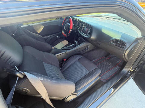 2016 Dodge Challenger SXT Plus