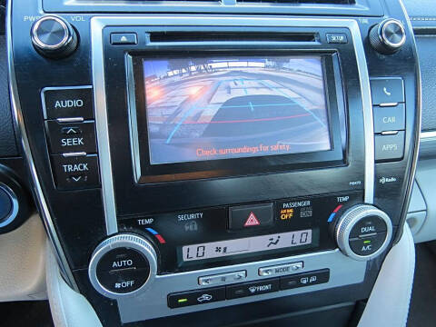 2014 Toyota Camry Hybrid XLE