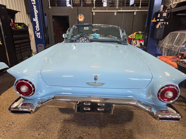 1957 Ford Thunderbird