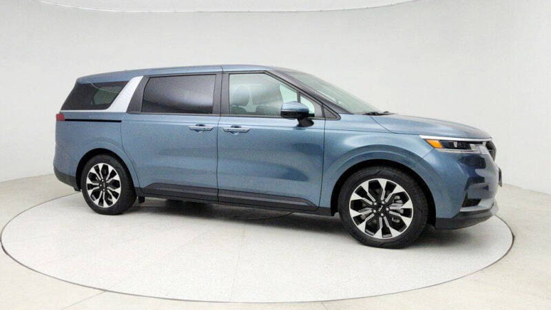 2024 Kia Carnival EX