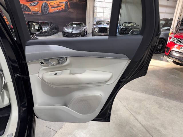 2022 Volvo XC90 T5 Momentum