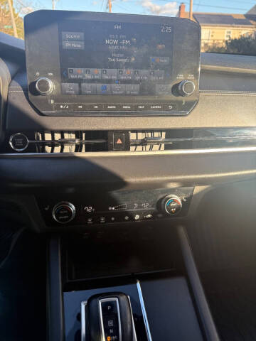 2023 Mitsubishi Outlander SE